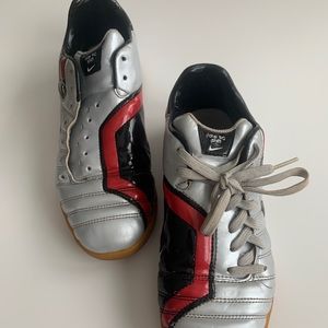 Nike Mens Rare Total 90 Shift  Size 7 Gray